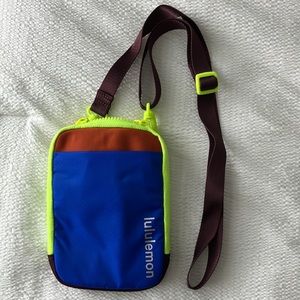 lululemon Easy Access Crossbody Bag - Saffron/Cerulean Blue/Cassis
